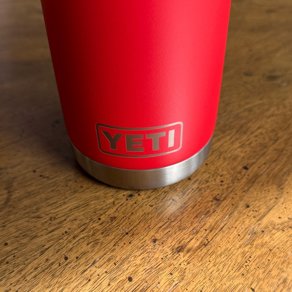 NEW Yeti Rambler Red Stainless Travel Mug - Twist Lid